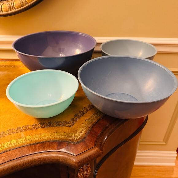 Cook with Color Space Efficient BPA Free Nesting Mixing Bowls Set of 4 - Picture 3 of 6